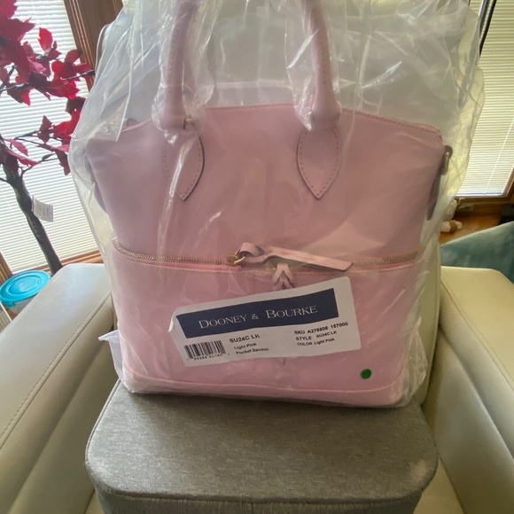 DOONEY AND BOURKE  LIGHT  PINK POCKET SATCHEL - Picture 1 of 5